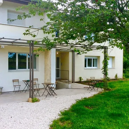 Montmouton Holiday home *